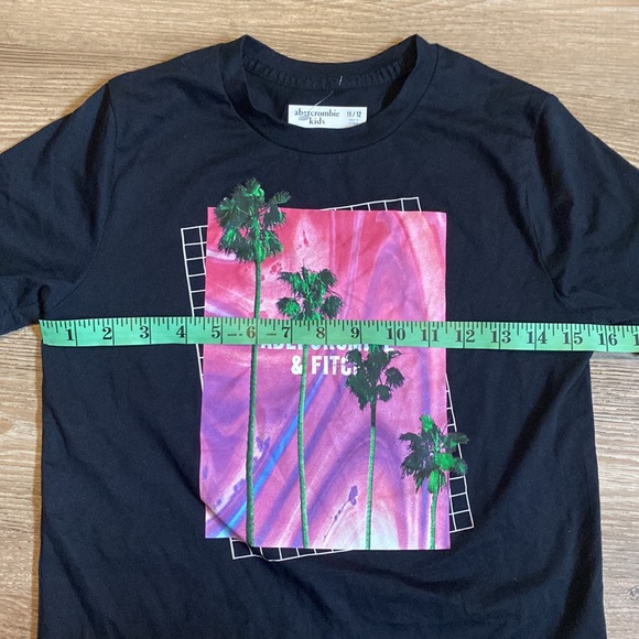 Abercrombie & Fitch Kids Tee - NWOT - Picture 4 of 5